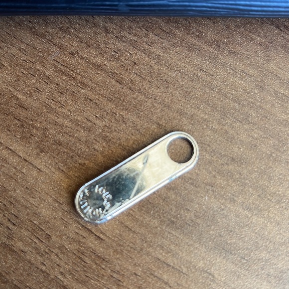 Louis Vuitton Epi wallet send me an offer because of the zipper - Picture 5 of 9